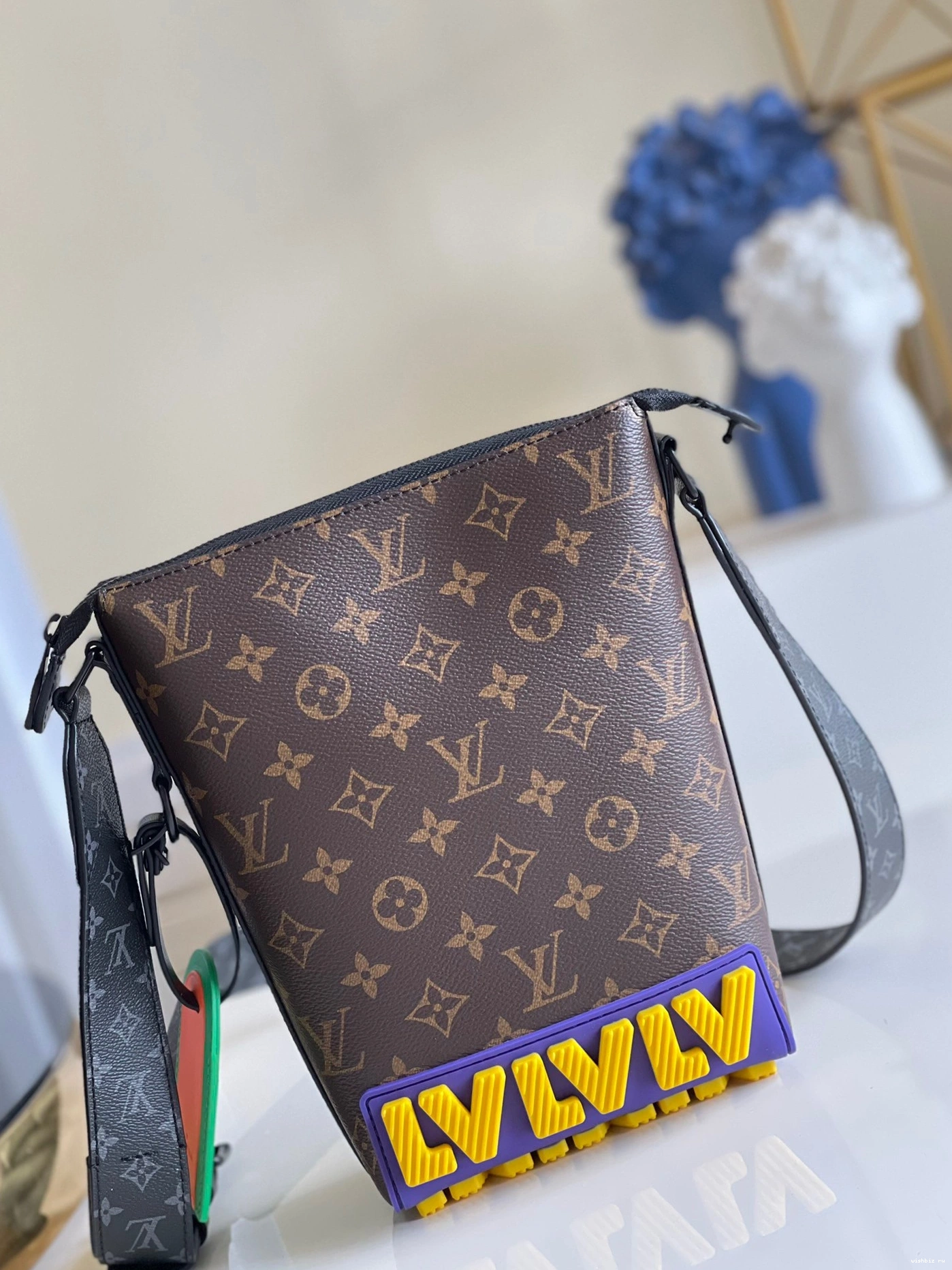 WIS LOUIS CRUISER VUITTON MESSENGER 0101